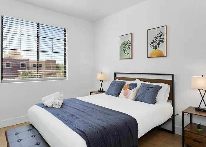 Appartement Cozysuites By The Stadium With Pool 10