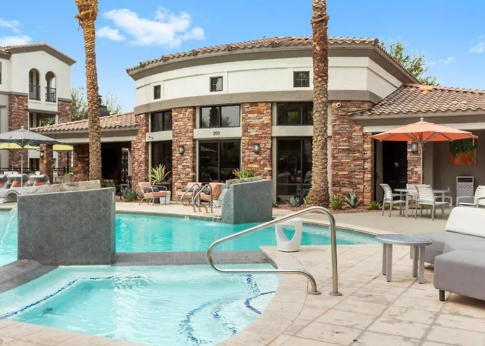 Apartment Cozysuites By The Stadium With Pool 10