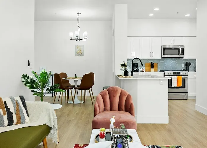 Cozysuites By The Stadium With Pool 10 Apartment Glendale