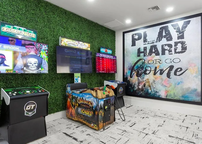 Cozysuites By The Stadium With Pool 10 *