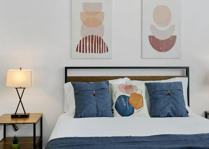 Apartment Cozysuites By The Stadium With Pool 10 Glendale