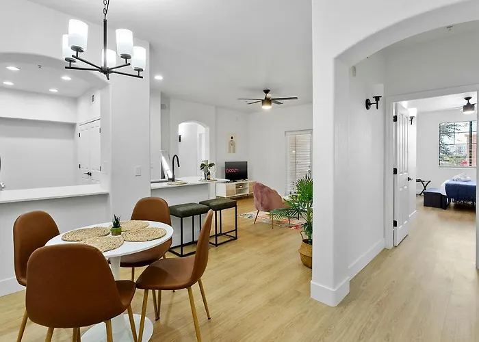 Cozysuites By The Stadium With Pool 10 Appartement