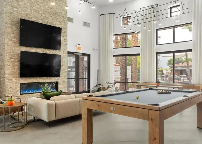 Cozysuites By The Stadium With Pool 10 *