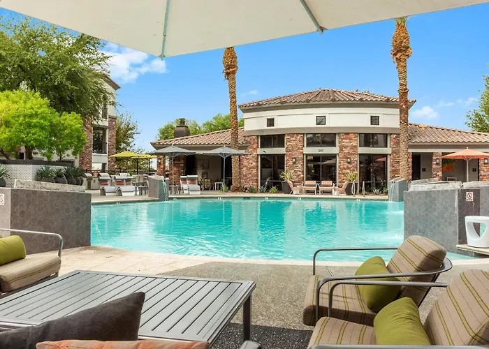 Cozysuites By The Stadium With Pool 10 Apartment *